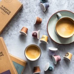 De Koffiejongens - Proefpakket - Nespresso Cups - 100% Biologisch Afbreekbaar - 6x10 Cups - Nespresso Compatible -Lavazza Winkel 1200x1200 191