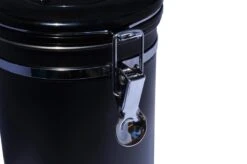 KoffieCanners Koffie Bewaarbus Luchtdicht Met CO2 Uitlaat Voor 600 Gram - Koffieblik Matzwart -Lavazza Winkel 1200x796 2