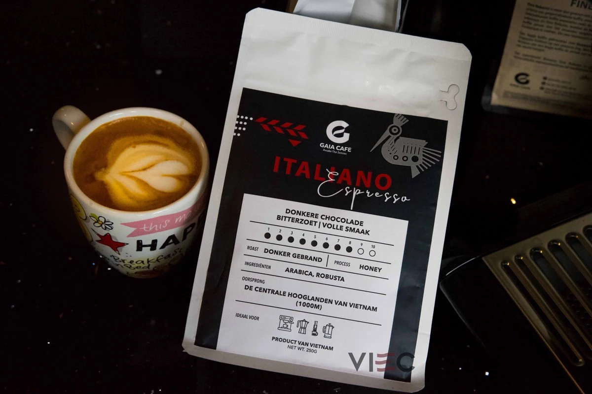 Italiano Espresso Honey Process Vietnamese Koffiebonen Aanbieding 250g GAIA Cafe Italiano Espresso Honey Process Vietnamese Koffiebonen Aanbieding 250g GAIA Cafe -Lavazza Winkel 1200x800 13