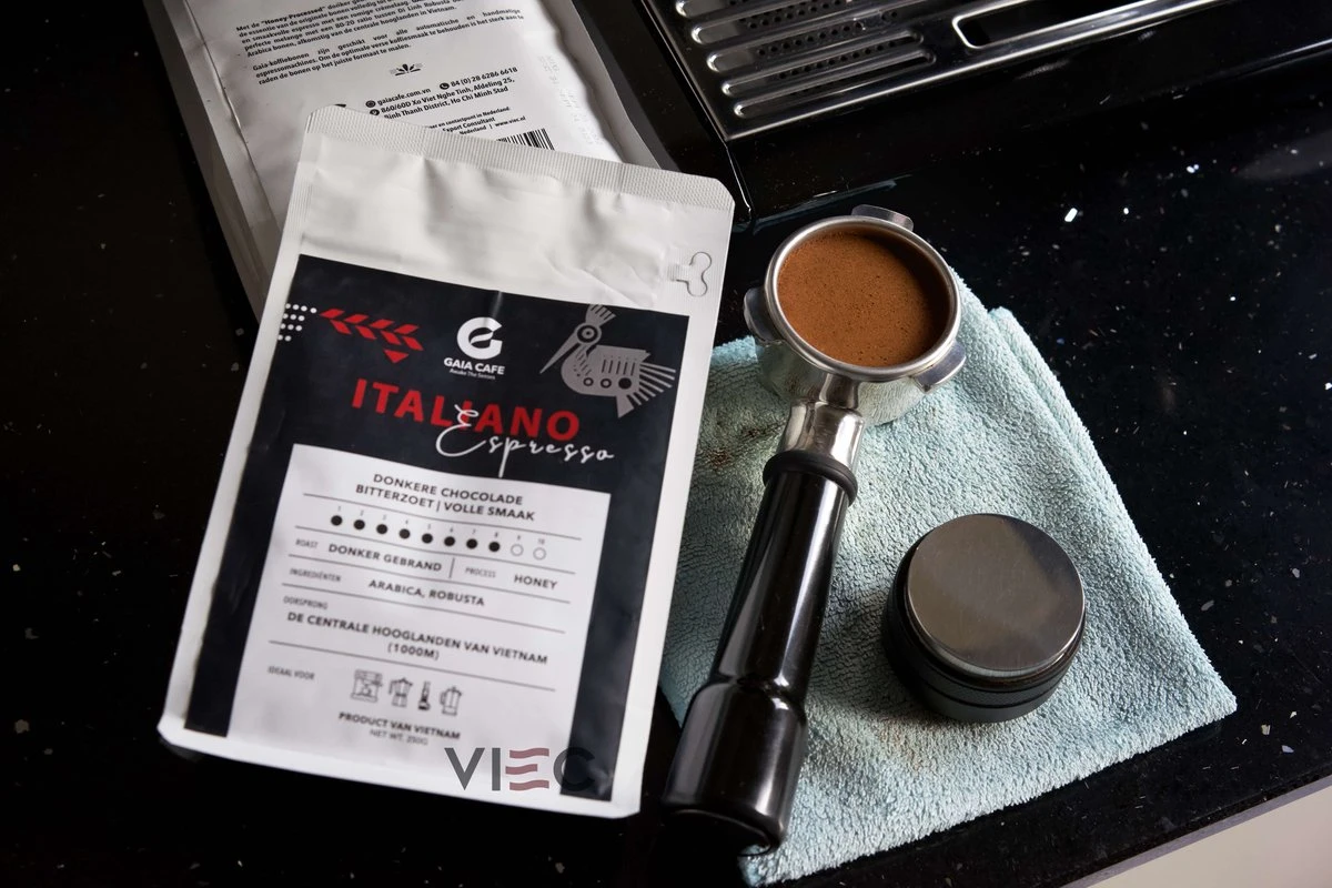 Italiano Espresso Honey Process Vietnamese Koffiebonen Aanbieding 250g GAIA Cafe Italiano Espresso Honey Process Vietnamese Koffiebonen Aanbieding 250g GAIA Cafe -Lavazza Winkel 1200x800 7