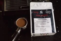 Italiano Espresso Honey Process Vietnamese Koffiebonen Aanbieding 250g GAIA Cafe 6 Italiano Espresso Honey Process Vietnamese Koffiebonen Aanbieding 250g GAIA Cafe -Lavazza Winkel 1200x800 9